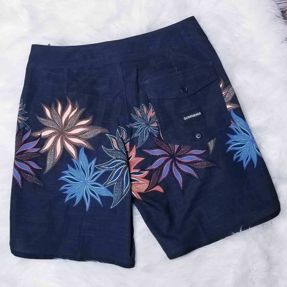 Quicksilver 4Way Stretch Board Shorts - Picture 3 of 8